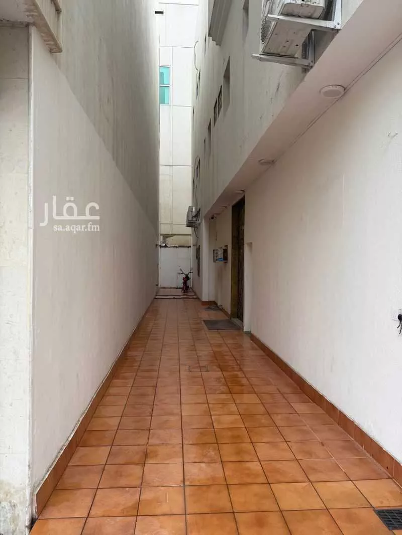 عمارة 625 م² في الملز 7