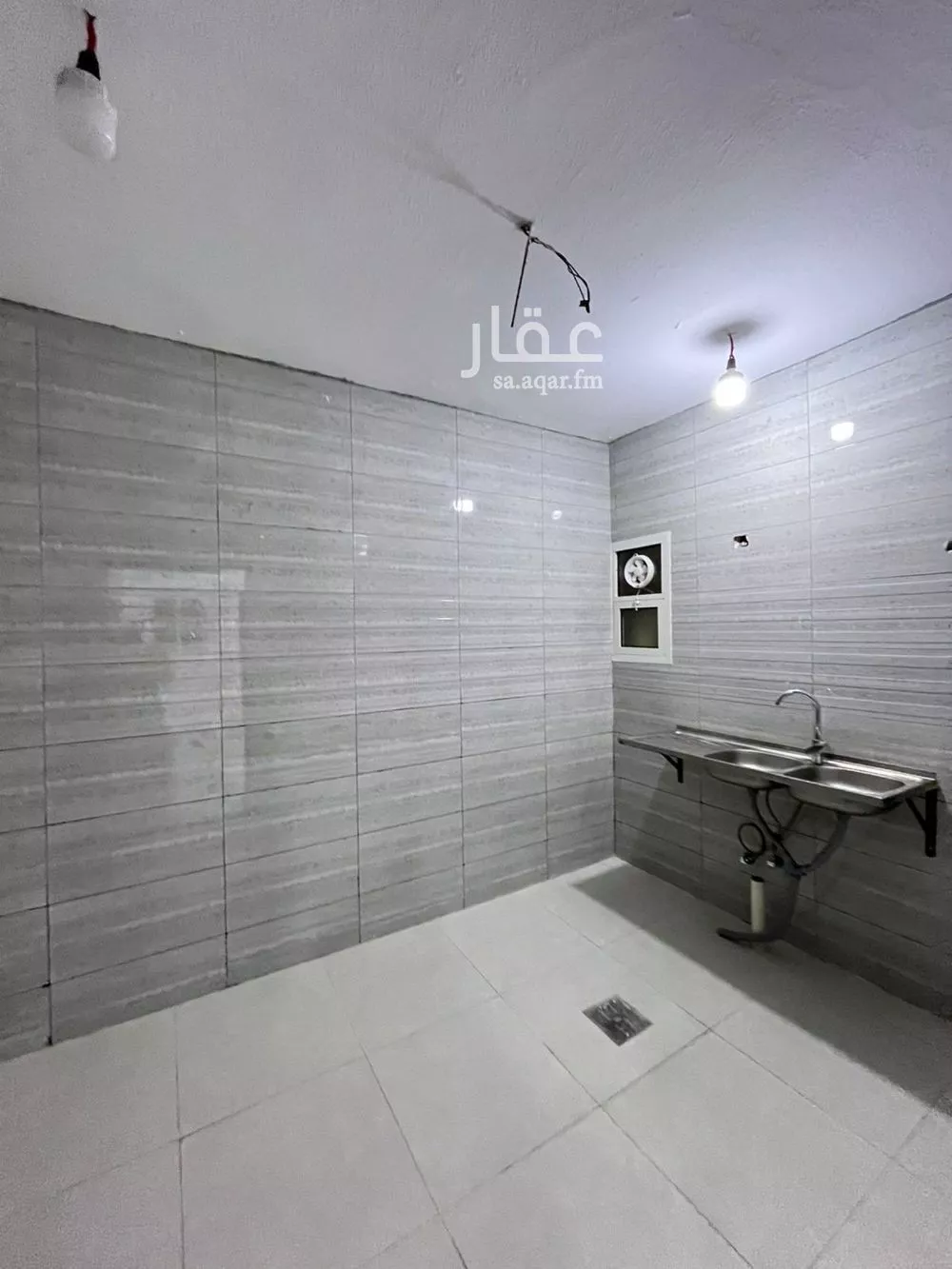 عمارة 239 م² في منفوحة الجديدة 12