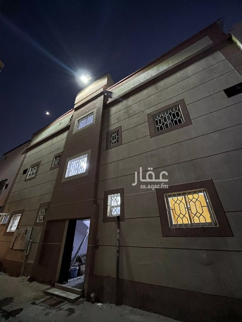 عمارة 239 م² في منفوحة الجديدة 13