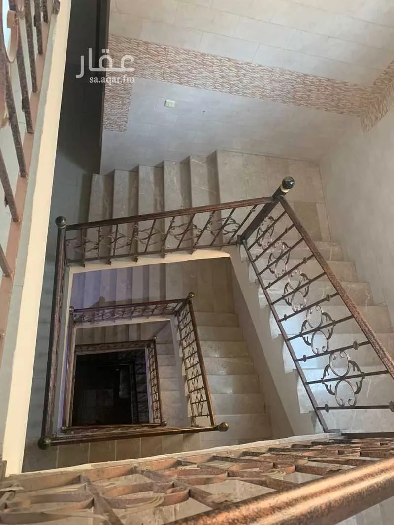 عمارة 1125 م² في الحمراء 7