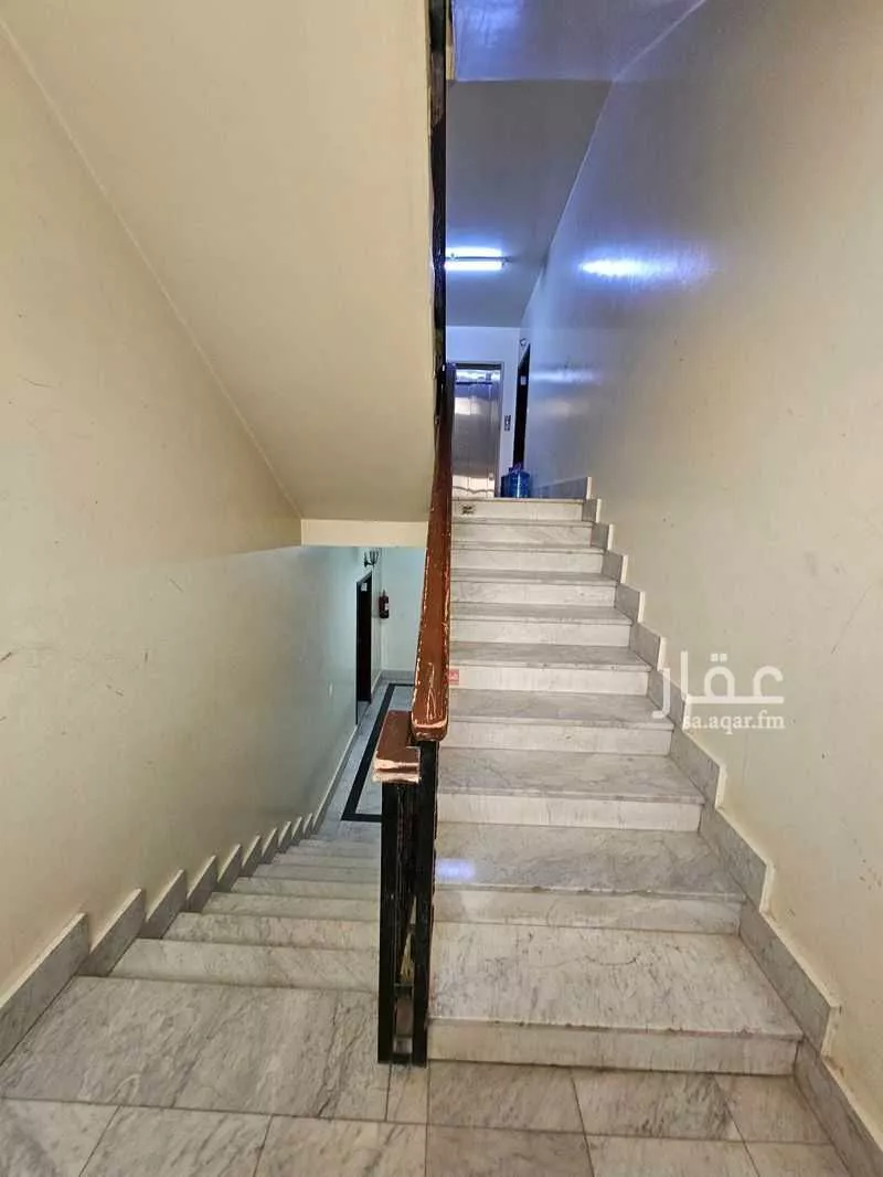 عمارة 400 م² في الوزارات 13