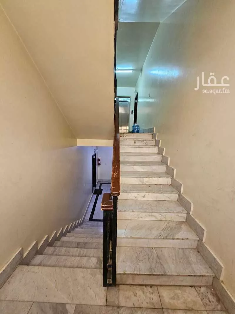 عمارة 400 م² في الوزارات 15