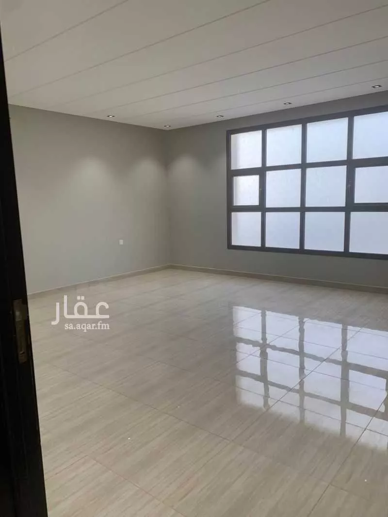 عمارة 251 م² في طويق 6