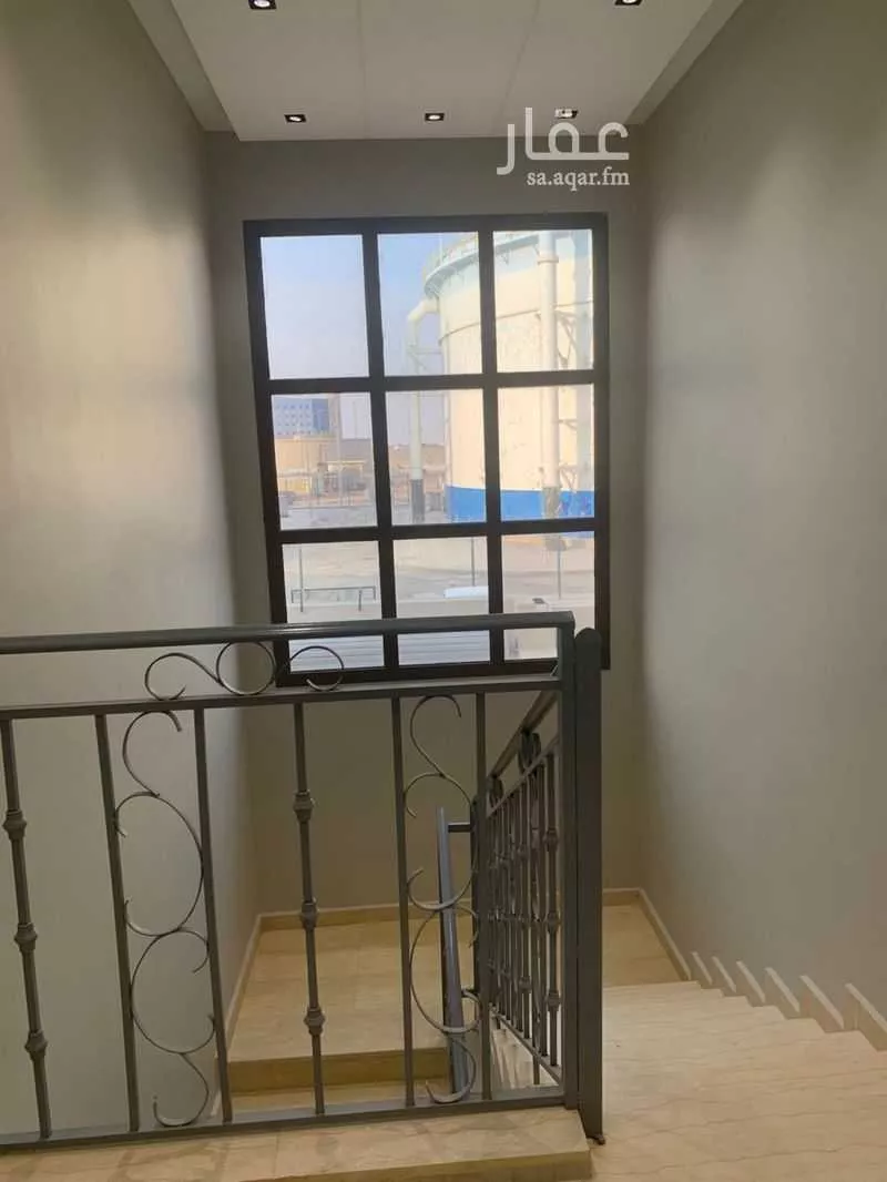عمارة 251 م² في طويق 7
