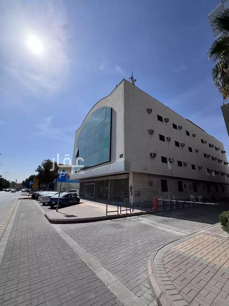 1135 sqm building in Al Malaz 2