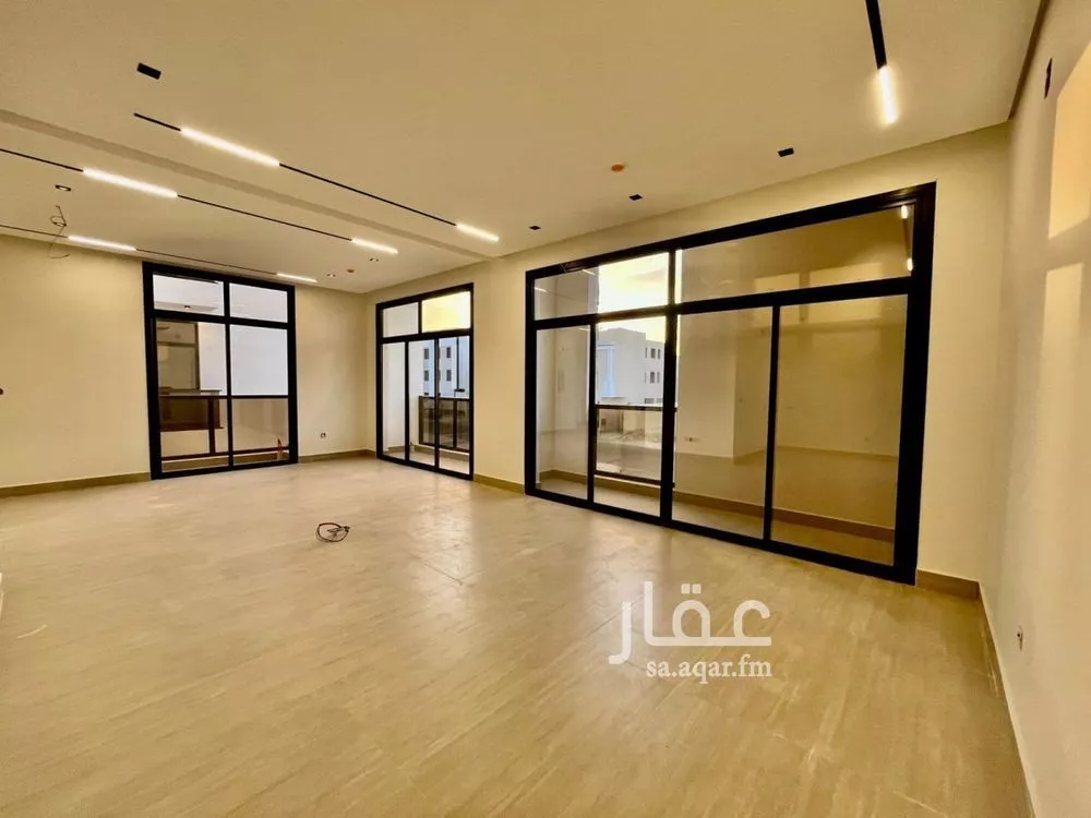 عمارة 899 م² في المهدية 12