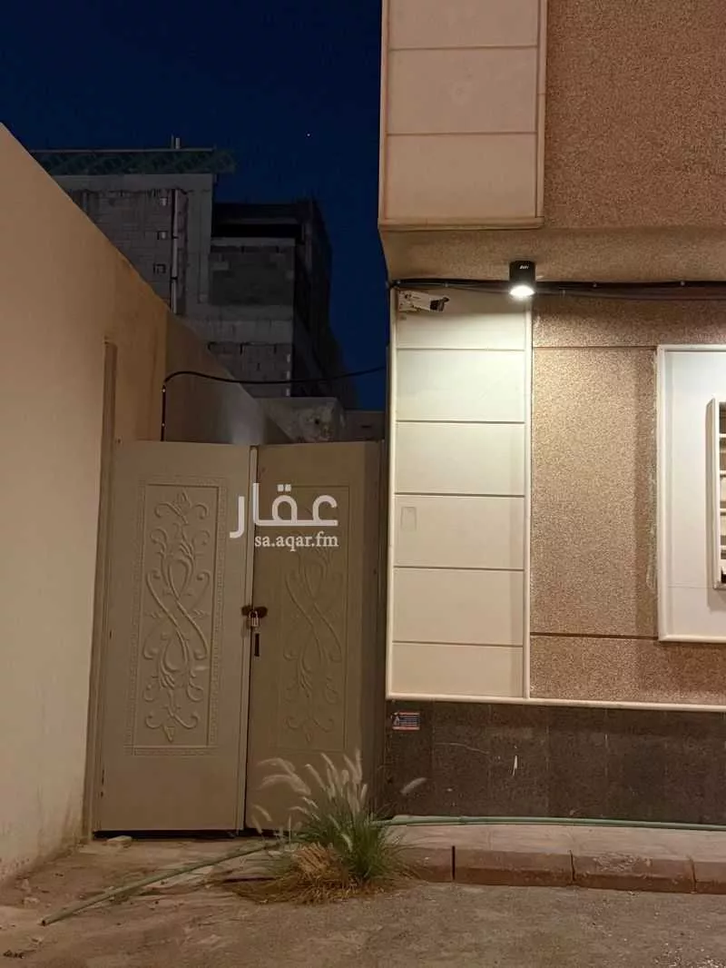 عمارة 429 م² في العارض 4