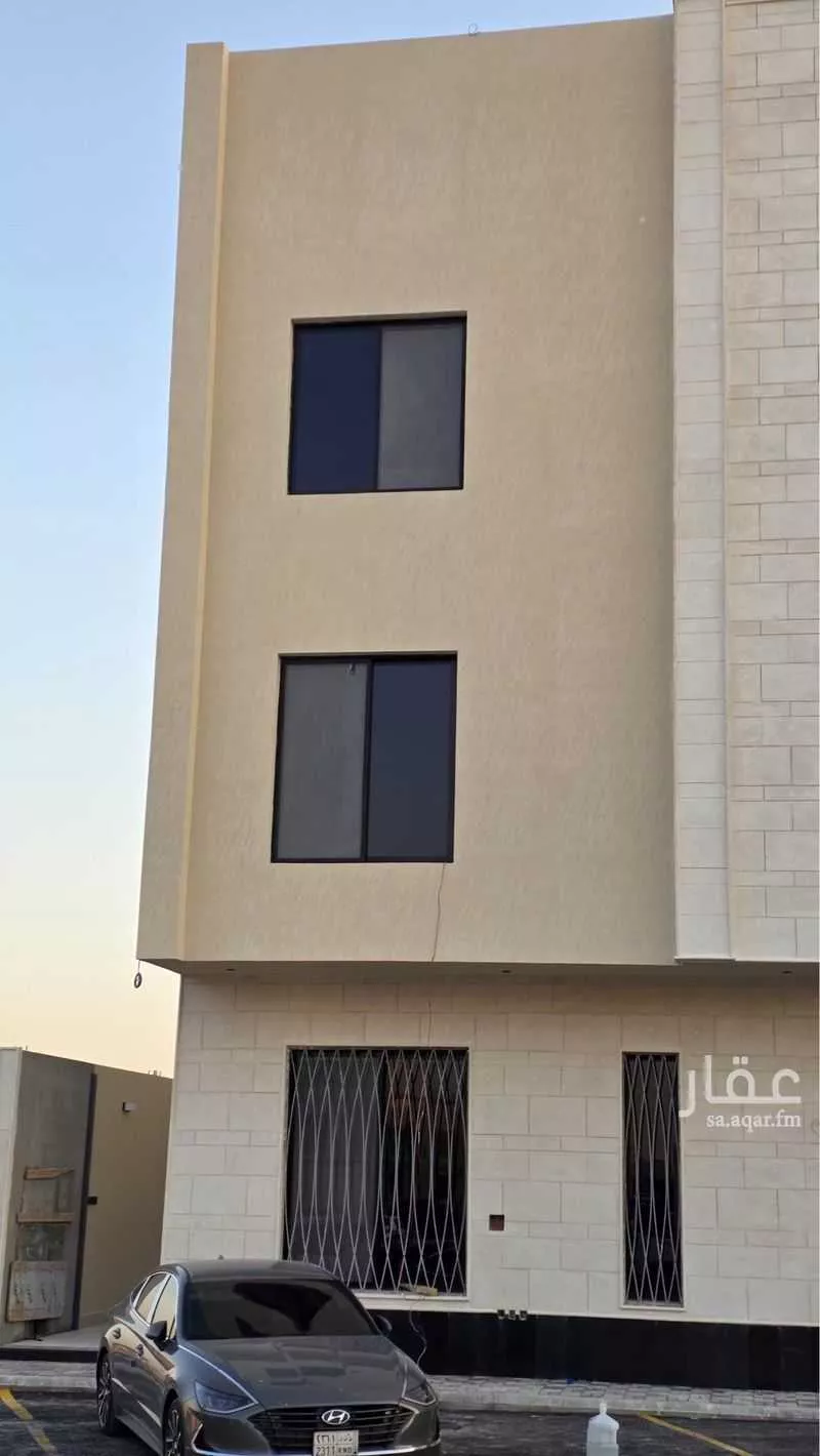 400 sqm building in Dhahrat Laban 2