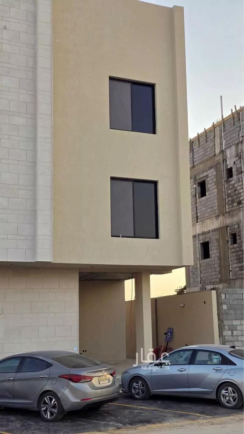400 sqm building in Dhahrat Laban 3