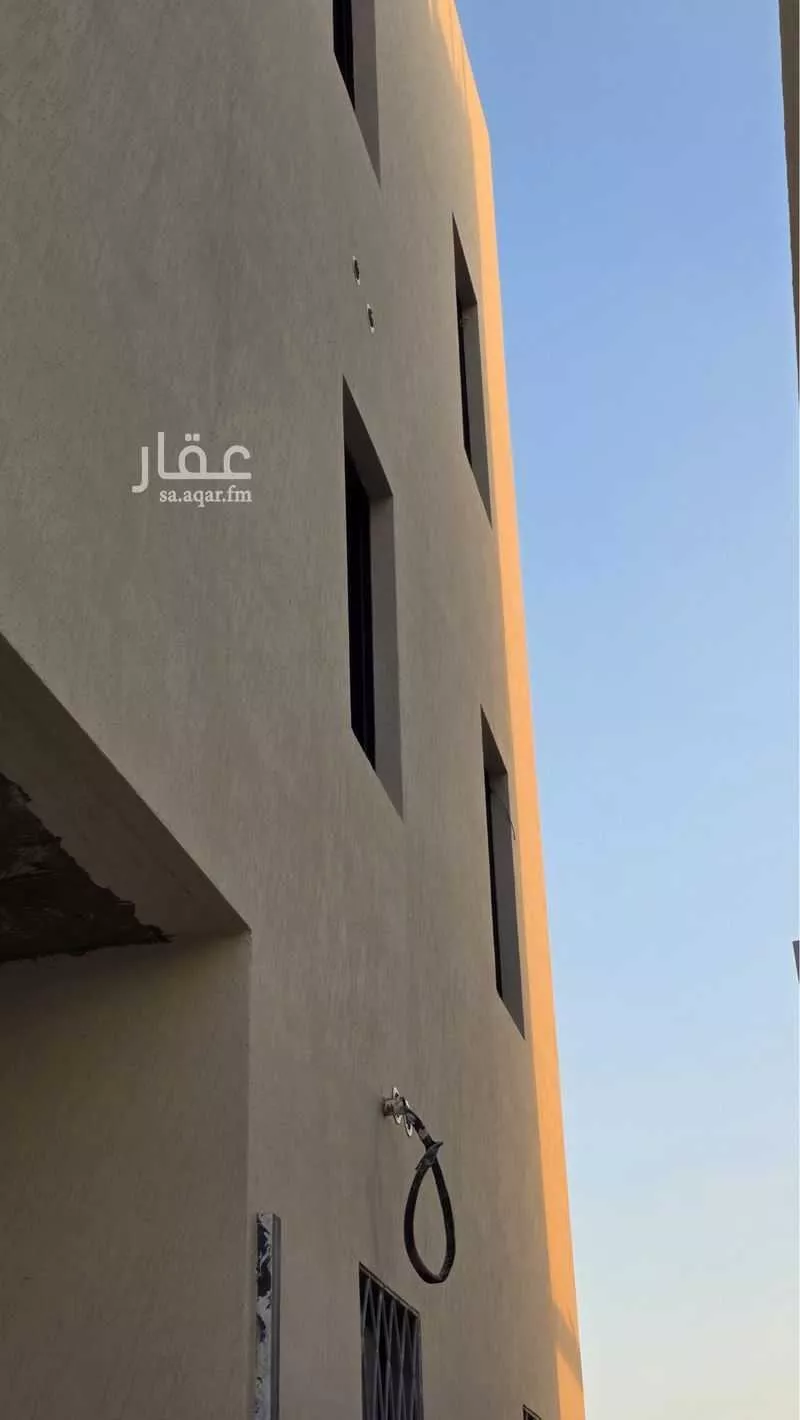 400 sqm building in Dhahrat Laban 6