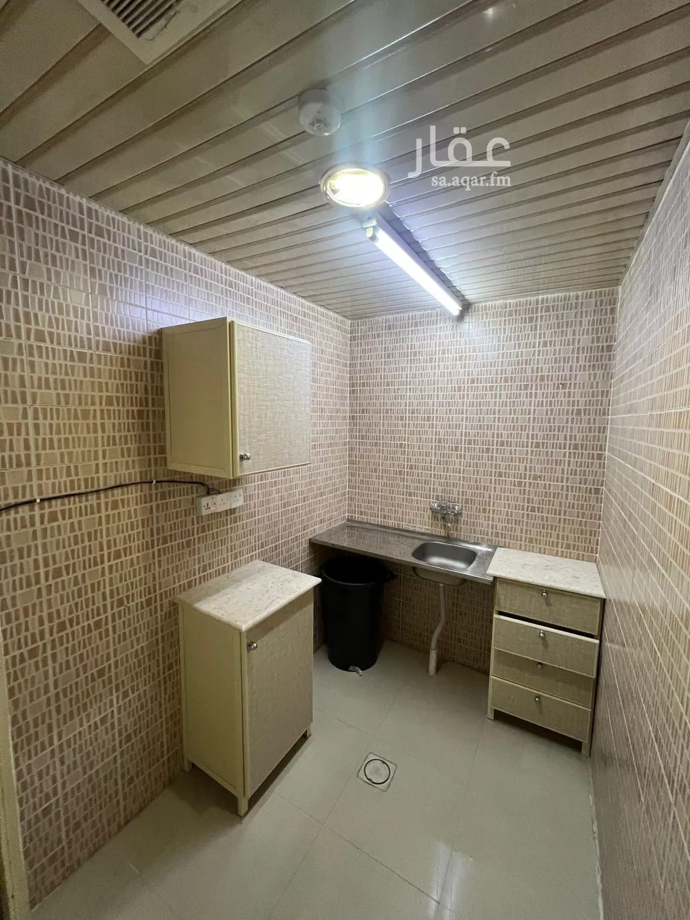 900 sqm office in Dhahrat Laban 7