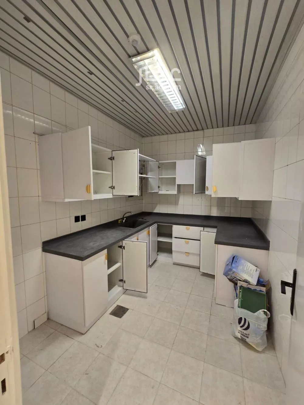 625 sqm office in Al Aqiq 4