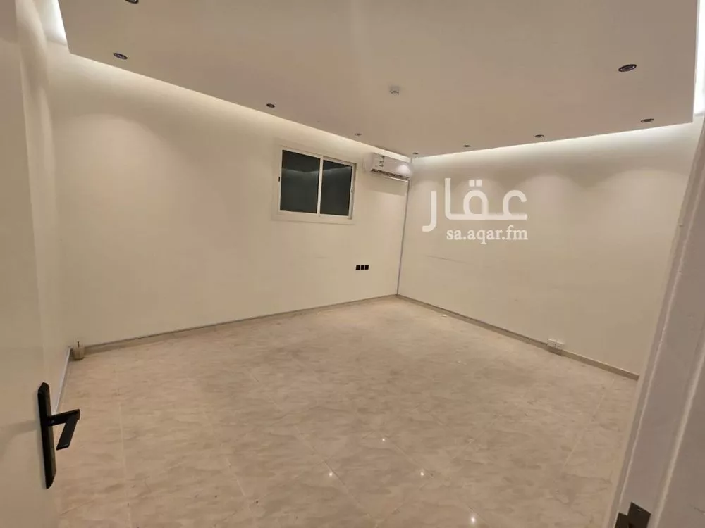 625 sqm office in Al Aqiq 6