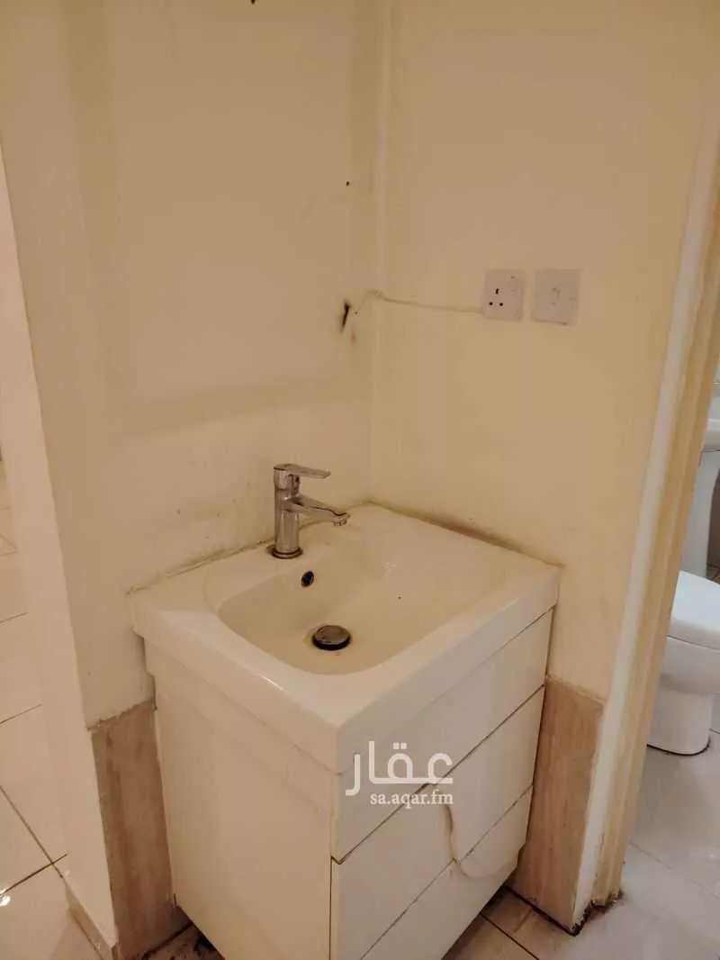 60 sqm office in Al Aqiq 8