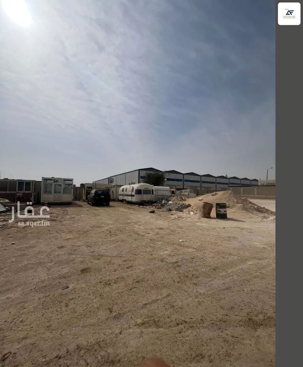 7917 sqm land in Al Manakh 8