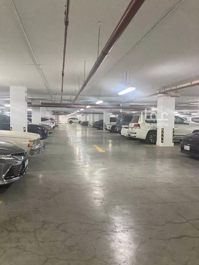 5000 sqm office in As Suwaidi 12