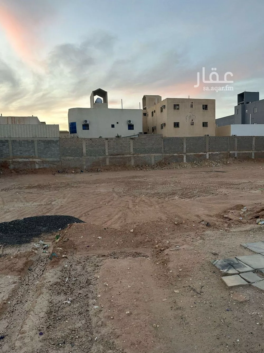1100 sqm land in Al Janadriyah 6
