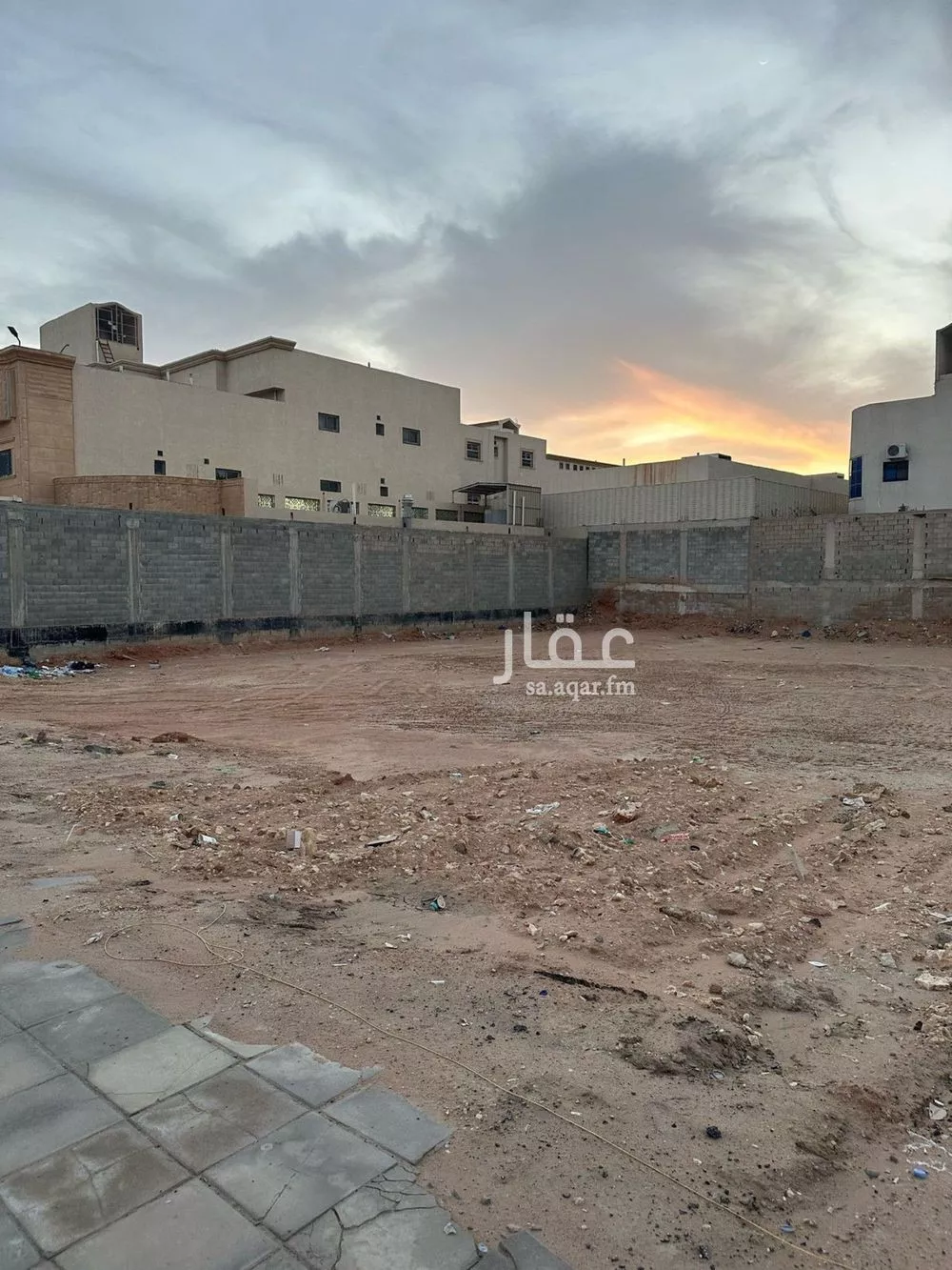 1100 sqm land in Al Janadriyah 7