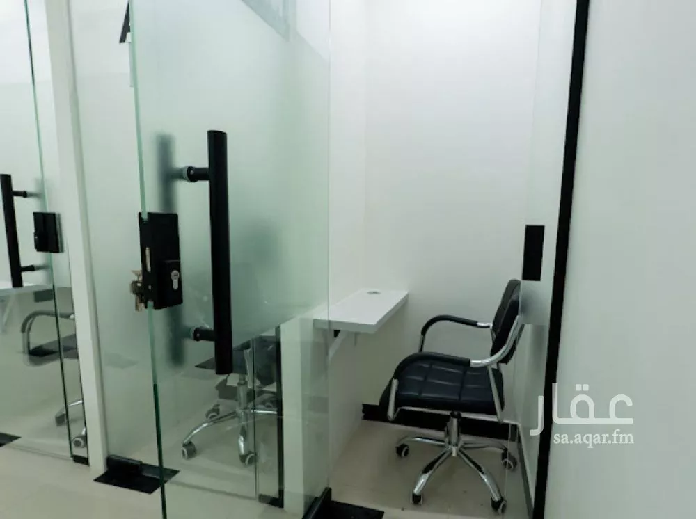 884 sqm office in Al Aridh 7