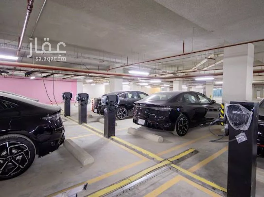9000 sqm office in As Suwaidi 10