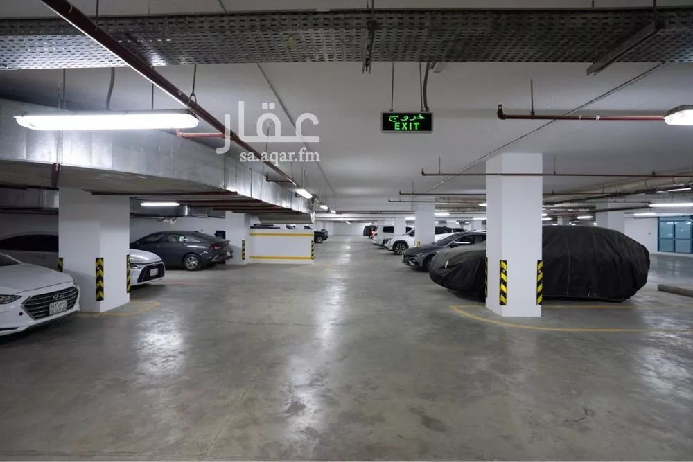 9000 sqm office in As Suwaidi 18