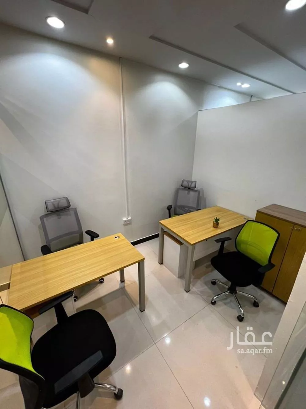 مكتب 884 م² في العارض 4