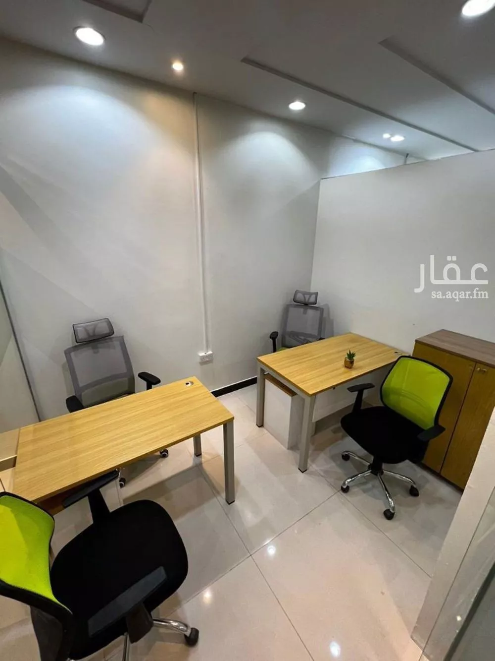 مكتب 884 م² في العارض 7