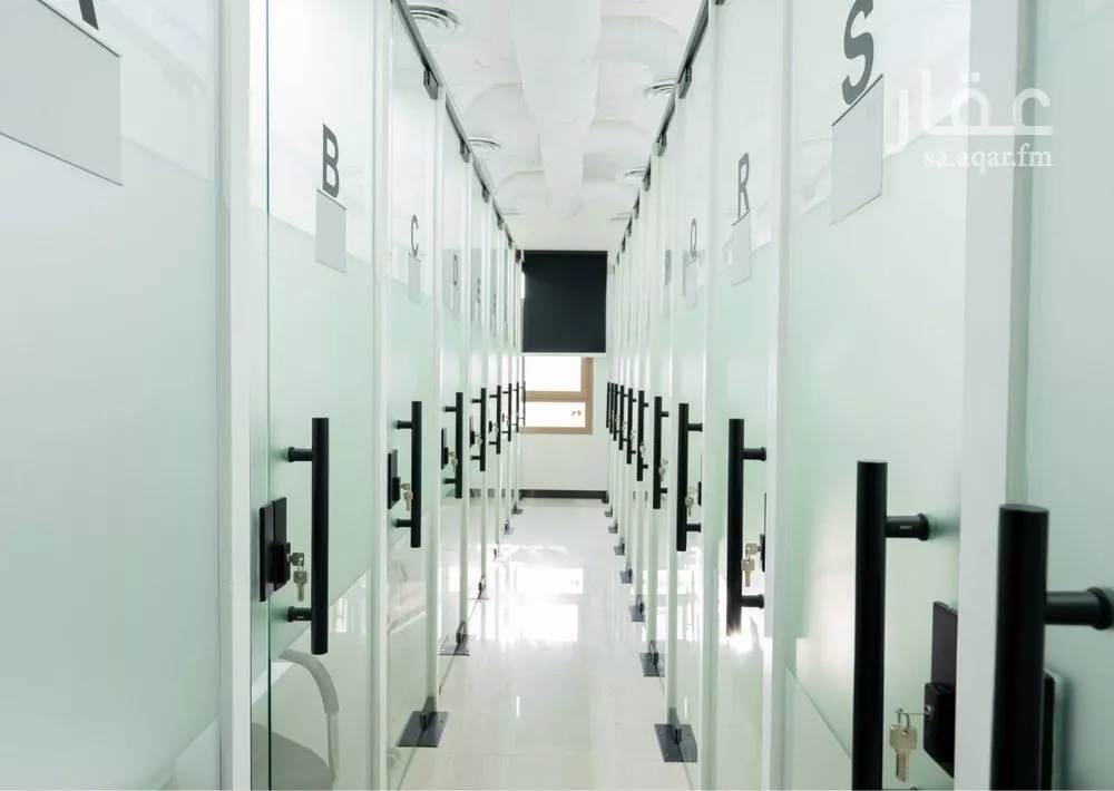 884 sqm office in Al Aridh 4