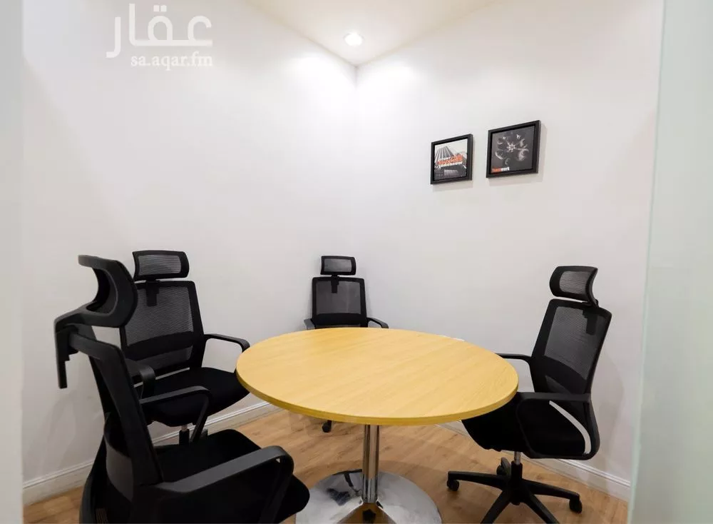 884 sqm office in Al Aridh 9