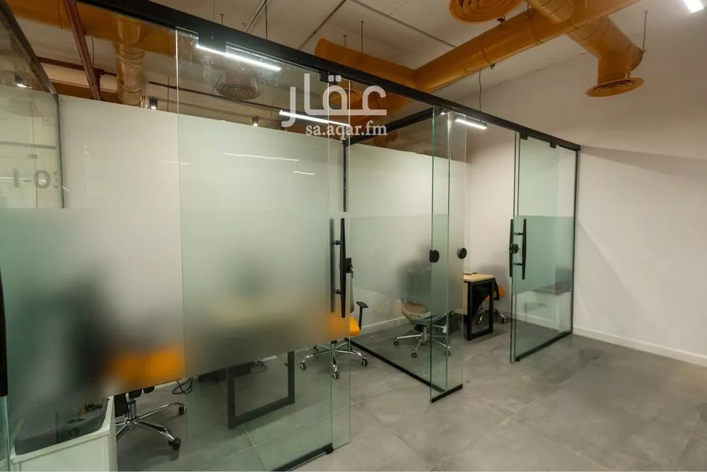 9000 sqm office in As Suwaidi 2