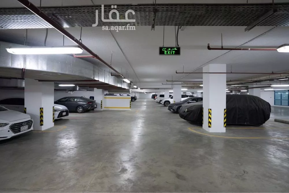 9000 sqm office in As Suwaidi 13