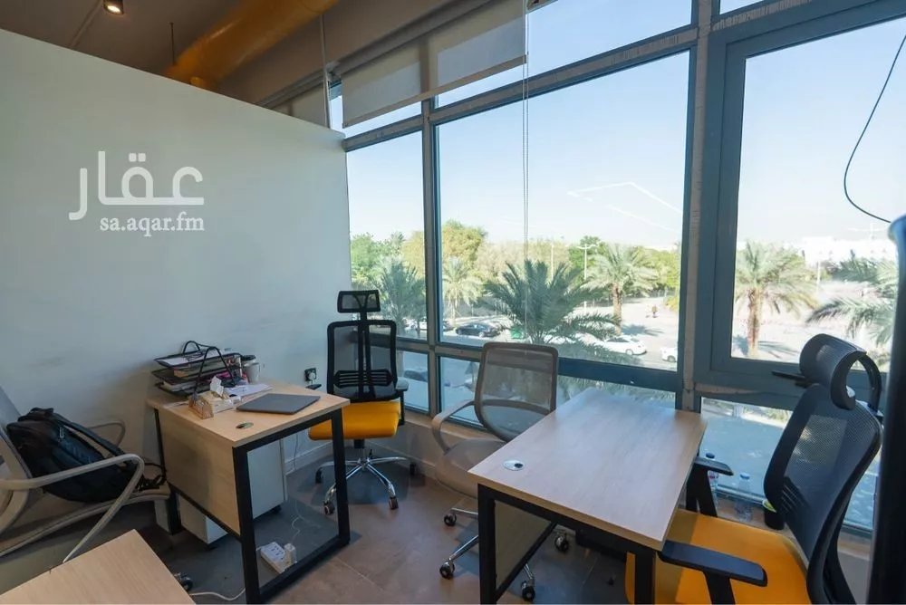 9000 sqm office in As Suwaidi 5