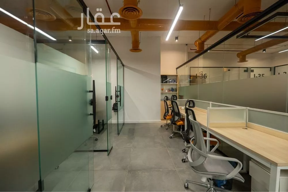 9000 sqm office in As Suwaidi 7
