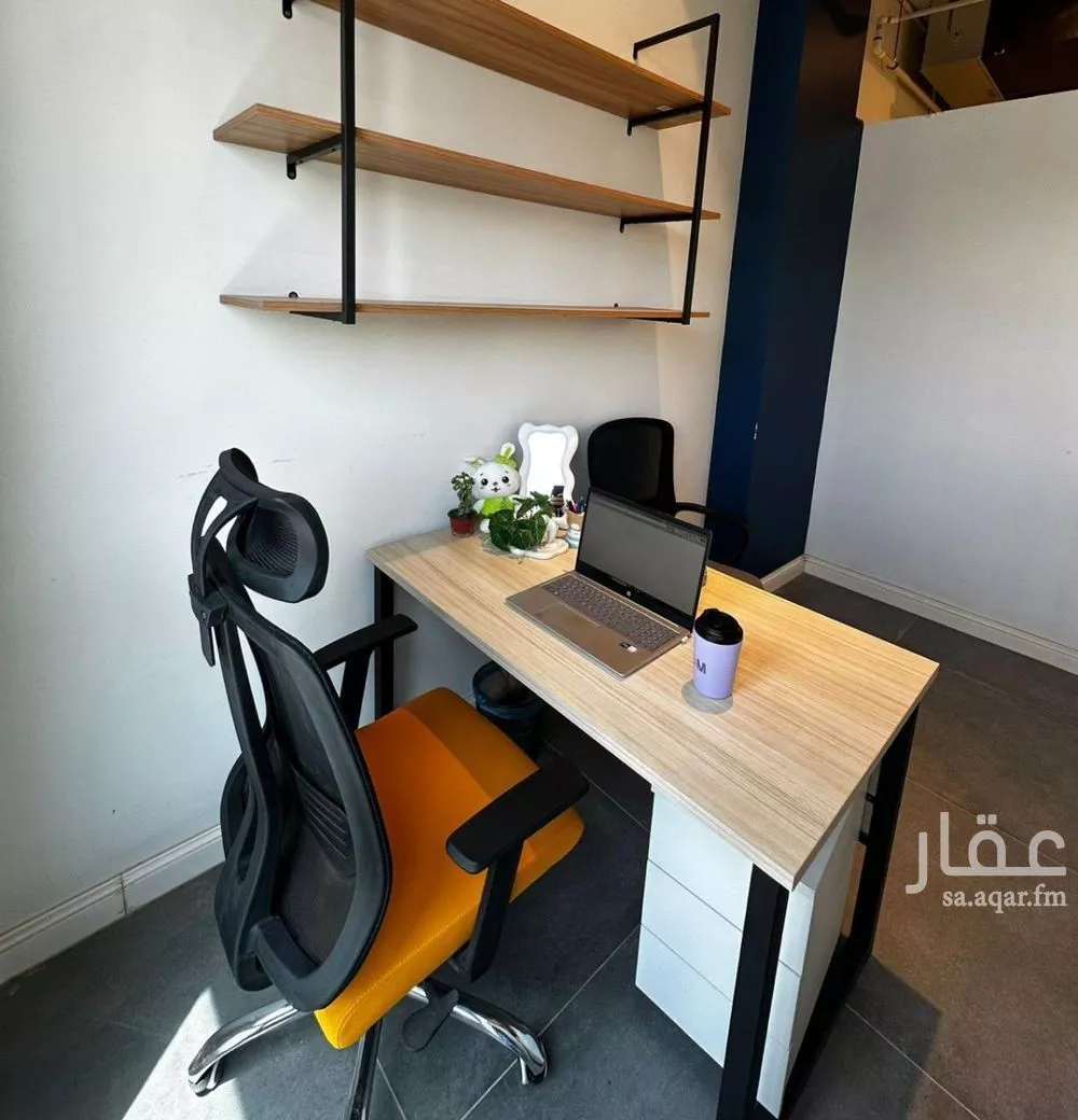 9000 sqm office in As Suwaidi 3