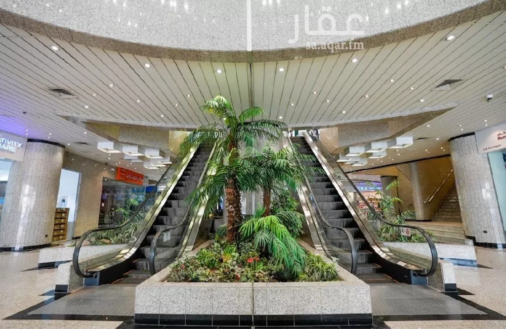98 sqm office in Al Olaya 4
