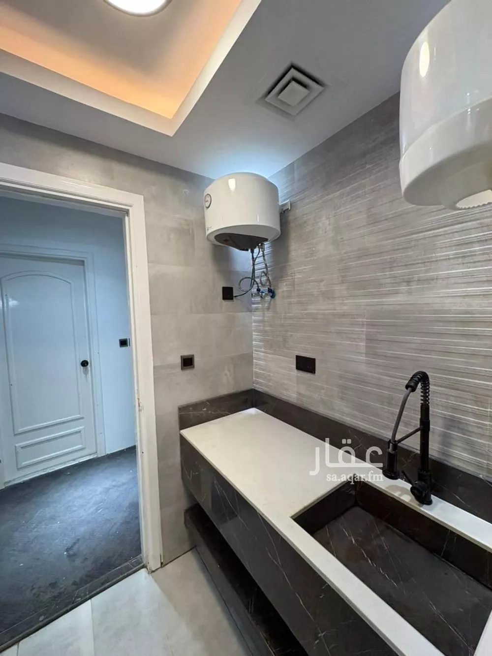98 sqm office in Al Olaya 7