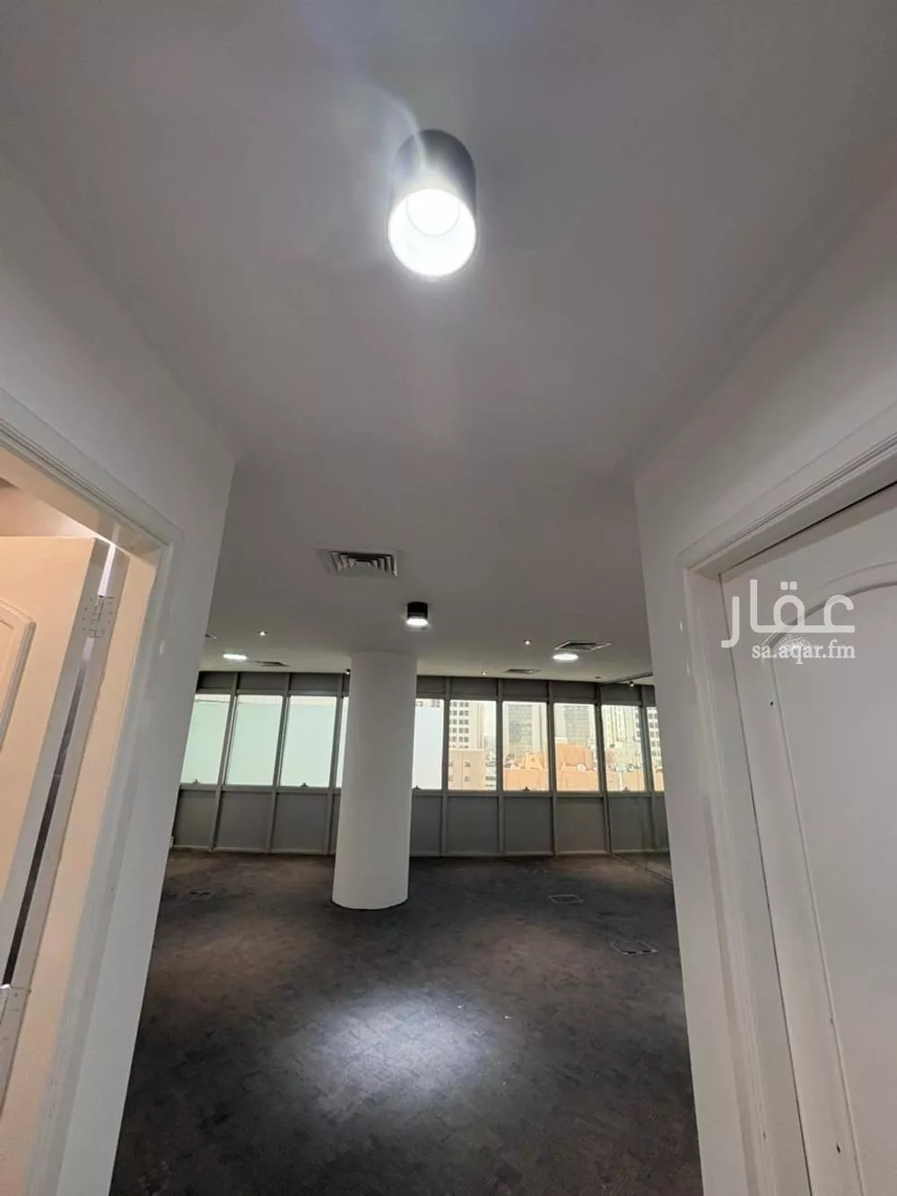 98 sqm office in Al Olaya 9