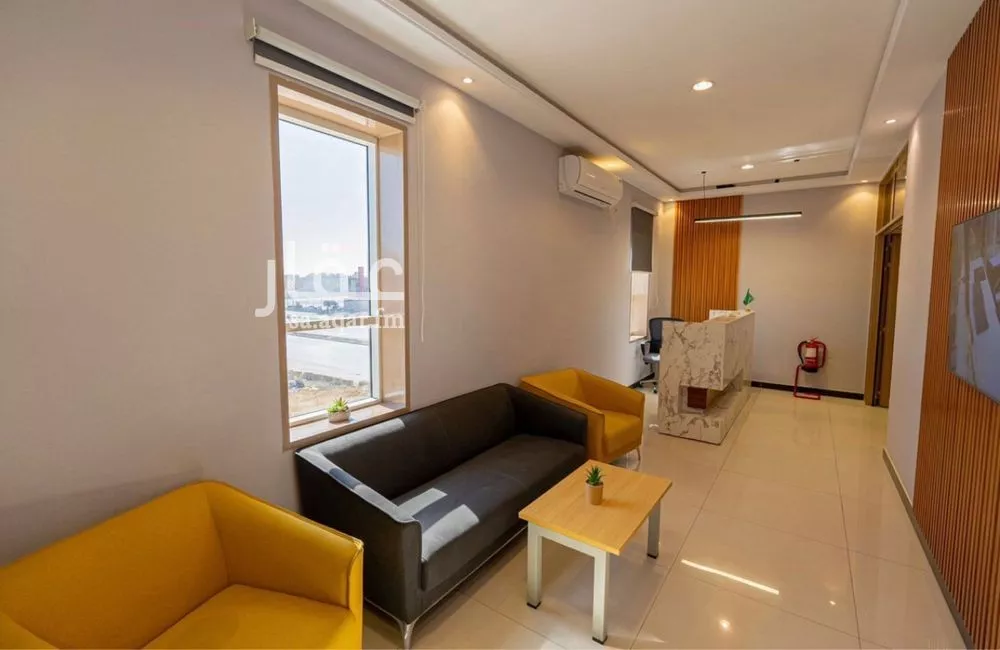 884 sqm office in Al Aridh 2
