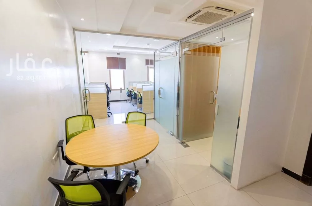 884 sqm office in Al Aridh 5