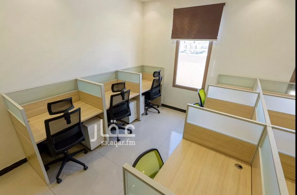 884 sqm office in Al Aridh 6