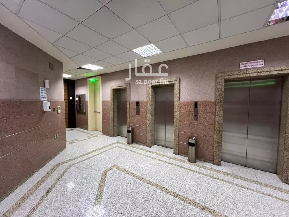 910 sqm office in Al Olaya 2