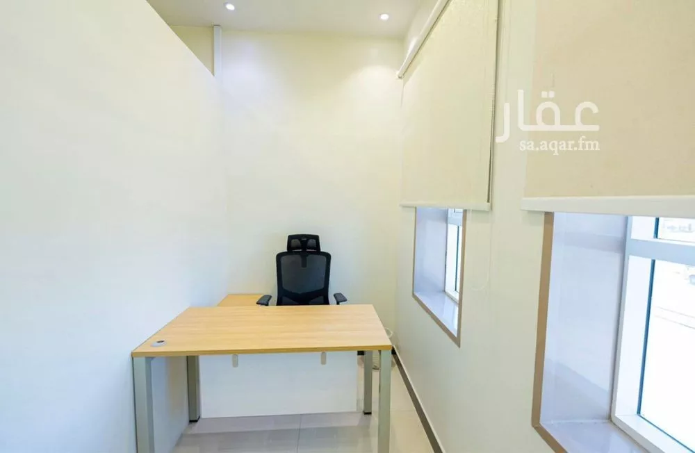 مكتب 884 م² في العارض 7