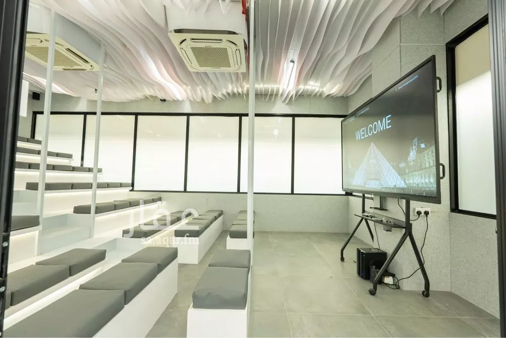 9000 sqm office in As Suwaidi 4