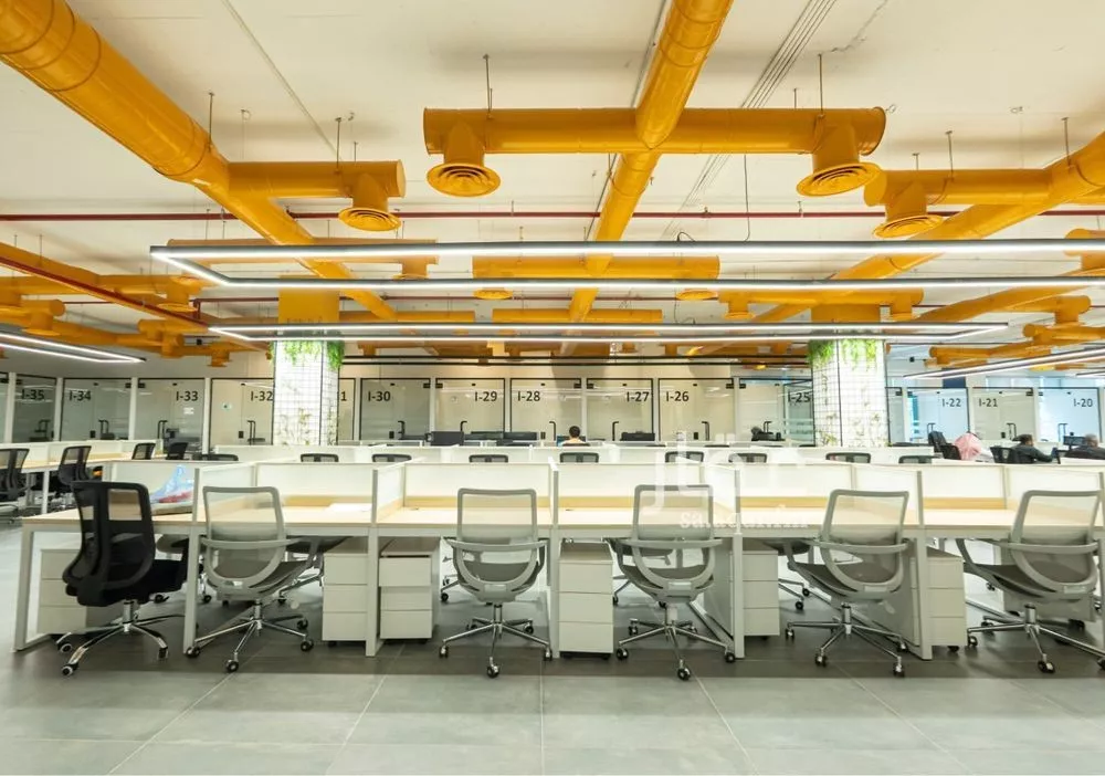 9000 sqm office in As Suwaidi 7