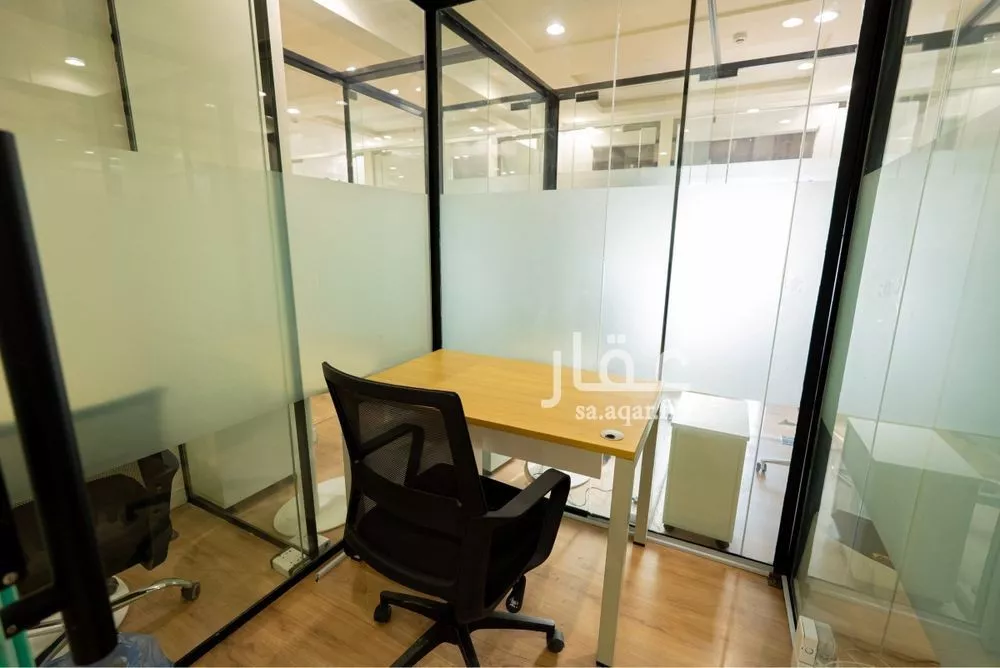 884 sqm office in Al Aridh 2