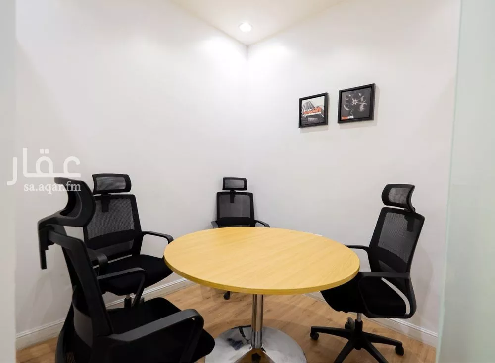 884 sqm office in Al Aridh 4