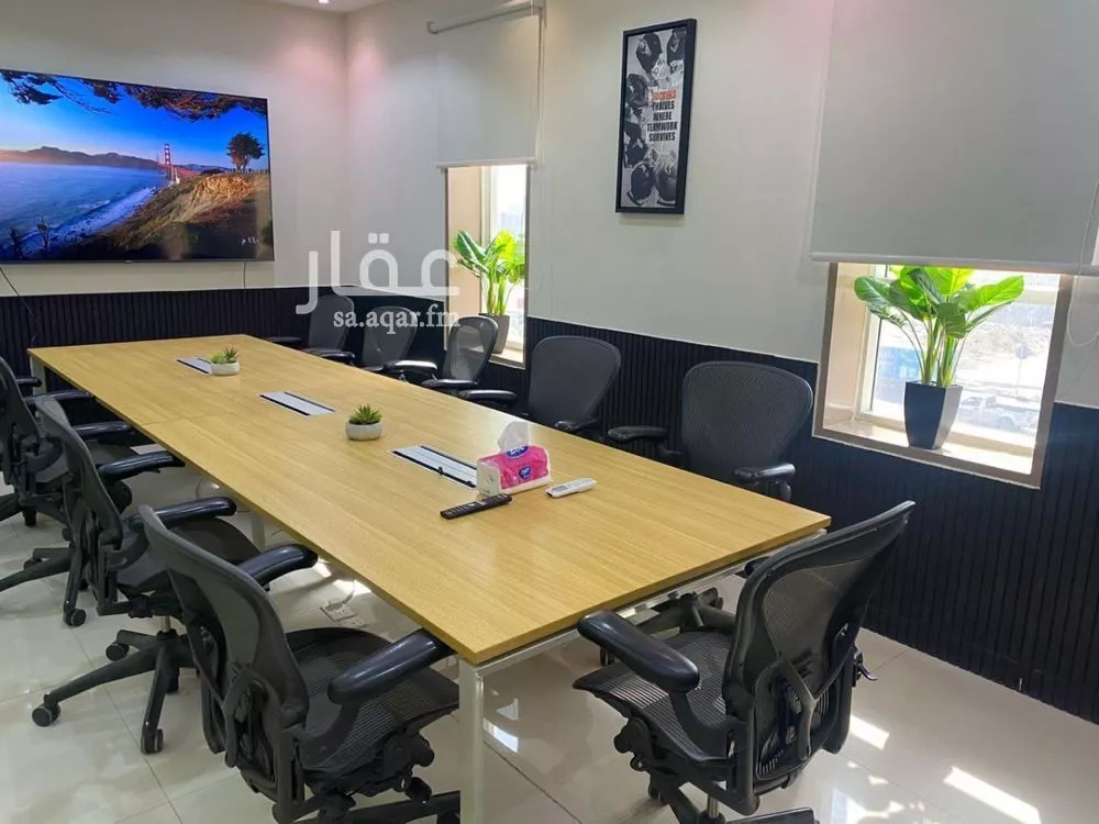 884 sqm office in Al Aridh 10