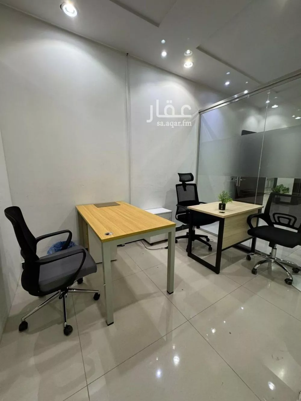 884 sqm office in Al Aridh 3