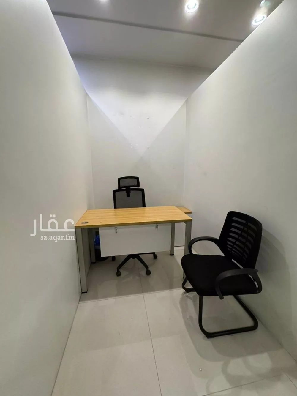 884 sqm office in Al Aridh 4
