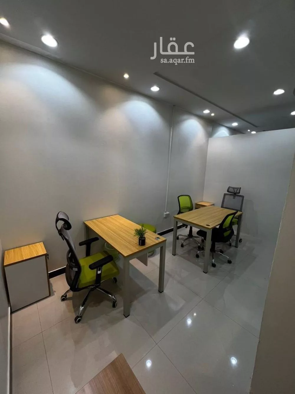 884 sqm office in Al Aridh 7